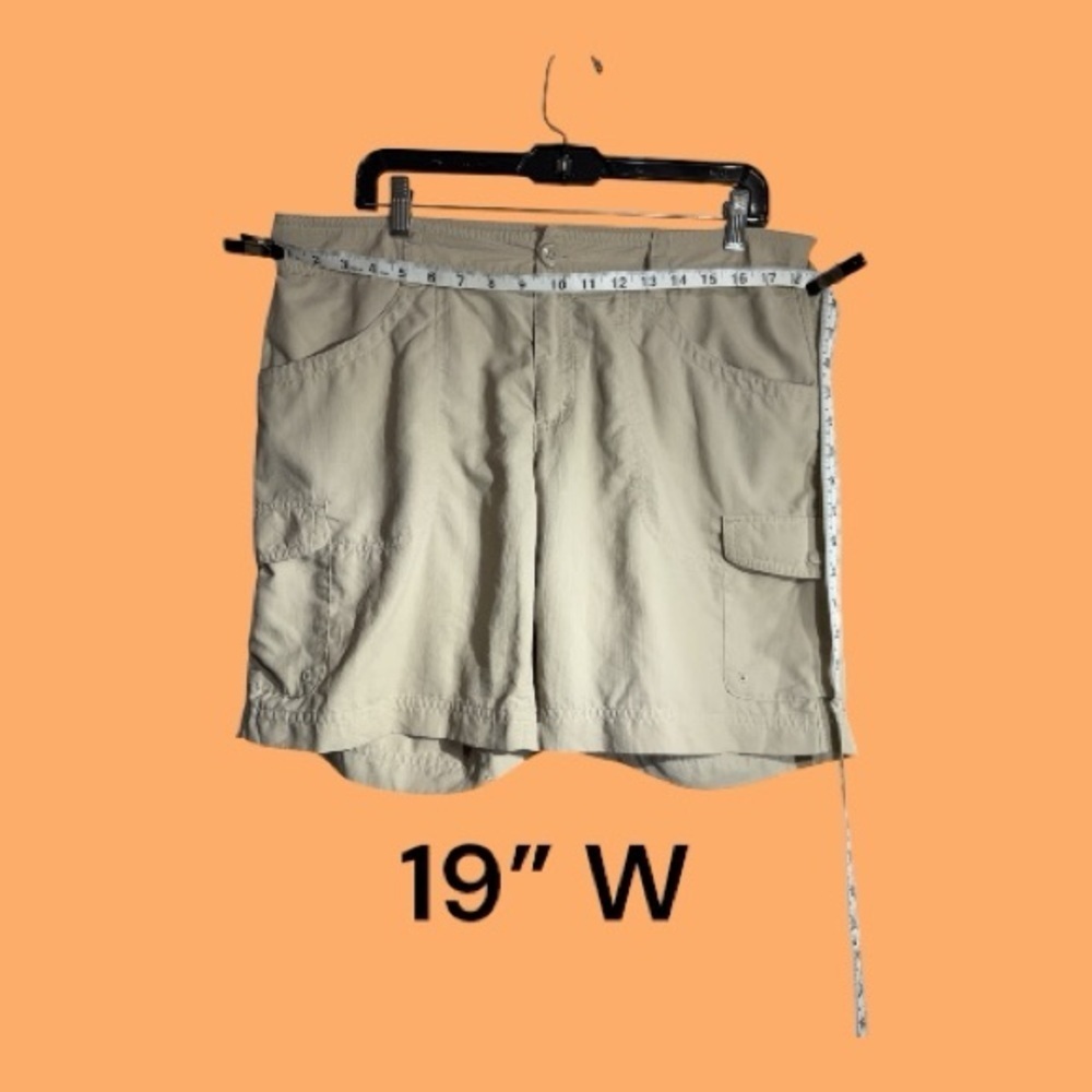 Columbia Sportswear Omni Wick Outdoor Adventure Khaki Shorts Women’s Size 14 - Picture 2 of 11